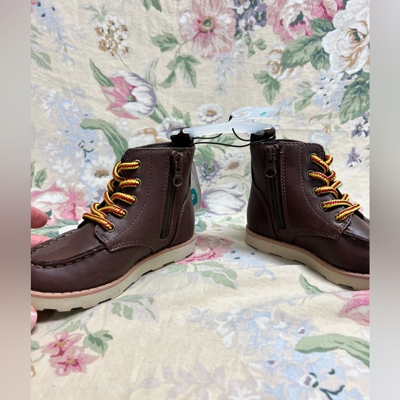 Boots - Picture 6 of 8